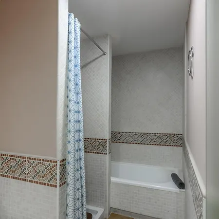 La Quinta Ii By H *