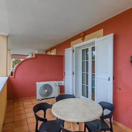 La Quinta Ii By H Apartment